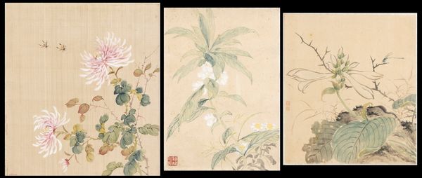 TRE DIPINTI A INCHIOSTRO E COLORI SU SETA CON COMPOSIZIONI FLOREALI  - Asta Arte asiatica e tribale  - Associazione Nazionale - Case d'Asta italiane