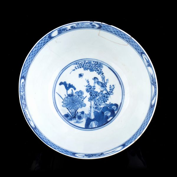 CIOTOLA IN PORCELLANA 'BIANCO E BLU'  - Asta Arte asiatica e tribale  - Associazione Nazionale - Case d'Asta italiane