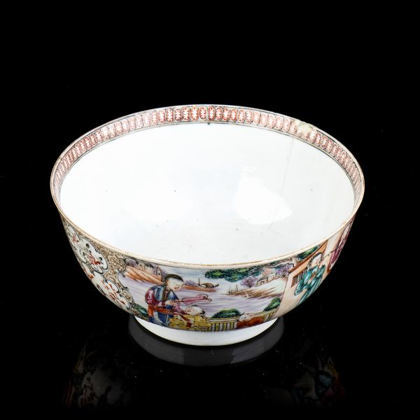 CIOTOLA IN PORCELLANA 'FAMIGLIA ROSA'  - Asta Arte asiatica e tribale  - Associazione Nazionale - Case d'Asta italiane