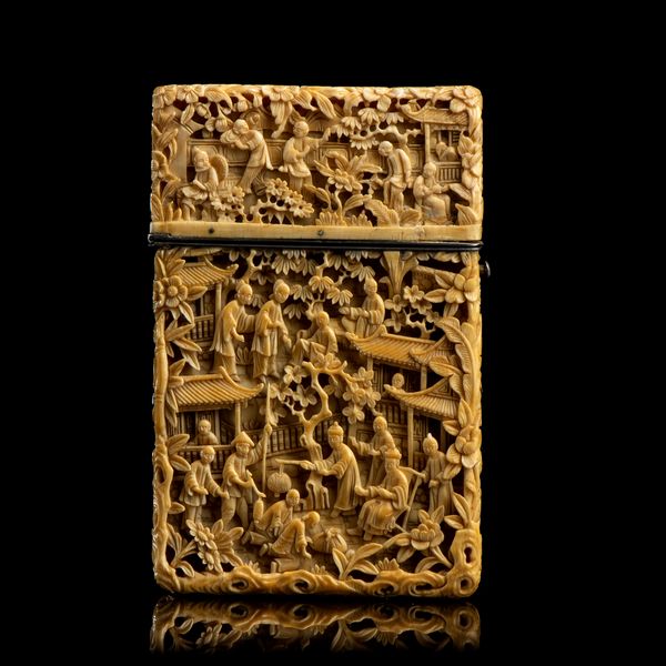 PORTABIGLIETTI IN AVORIO INTAGLIATO  - Asta Arte asiatica e tribale  - Associazione Nazionale - Case d'Asta italiane
