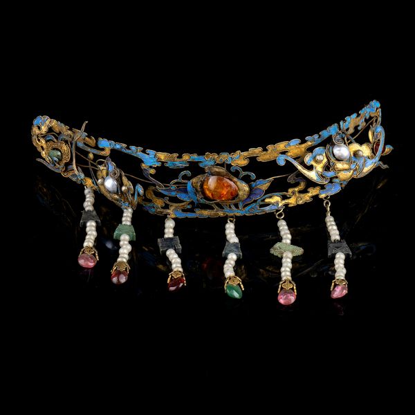 DIADEMA IN METALLO SMALTATO, PIETRE E PERLE  - Asta Arte asiatica e tribale  - Associazione Nazionale - Case d'Asta italiane