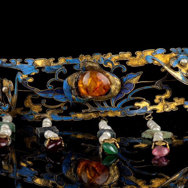 DIADEMA IN METALLO SMALTATO, PIETRE E PERLE  - Asta Arte asiatica e tribale  - Associazione Nazionale - Case d'Asta italiane