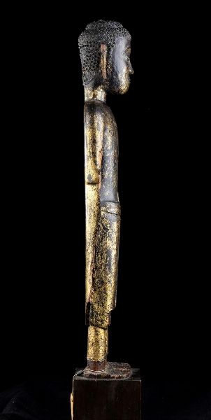 BUDDHA IN LEGNO LACCATO E DORATO  - Asta Arte asiatica e tribale  - Associazione Nazionale - Case d'Asta italiane