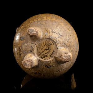 VASETTO TRIPODE IN CERAMICA CON INVETRIATURA MARMORIZZATA  - Asta Arte asiatica e tribale  - Associazione Nazionale - Case d'Asta italiane