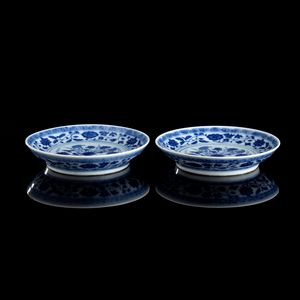 DUE PIATTINI IN PORCELLANA 'BIANCO E BLU'  - Asta Arte asiatica e tribale  - Associazione Nazionale - Case d'Asta italiane