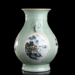 GRANDE VASO IN PORCELLANA CON DECORO A SMALTI POLICROMI  - Asta Arte asiatica e tribale  - Associazione Nazionale - Case d'Asta italiane