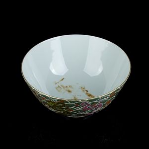 CIOTOLA IN PORCELLANA CON DECORO DI DRAGHI A SMALTI POLICROMI  - Asta Arte asiatica e tribale  - Associazione Nazionale - Case d'Asta italiane