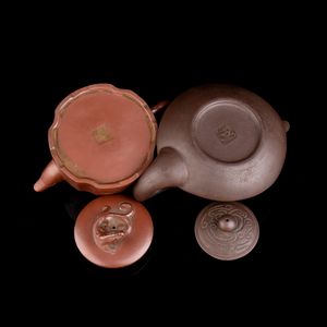 DUE TEIERE IN CERAMICA YIXING  - Asta Arte asiatica e tribale  - Associazione Nazionale - Case d'Asta italiane