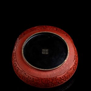 GRANDE SCATOLA CON COPERCHIO IN LEGNO LACCATO  - Asta Arte asiatica e tribale  - Associazione Nazionale - Case d'Asta italiane