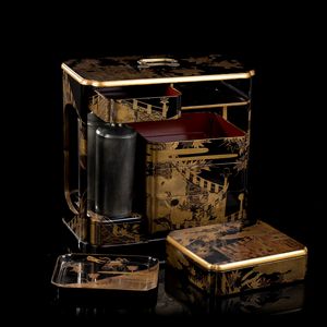 CONTENITORE PORTAVIVANDE IN LEGNO LACCATO E DORATO, SAGEJUBAKO  - Asta Arte asiatica e tribale  - Associazione Nazionale - Case d'Asta italiane