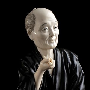 GRANDE OKIMONO IN METALLO E AVORIO CON SUA BASE IN LEGNO  - Asta Arte asiatica e tribale  - Associazione Nazionale - Case d'Asta italiane