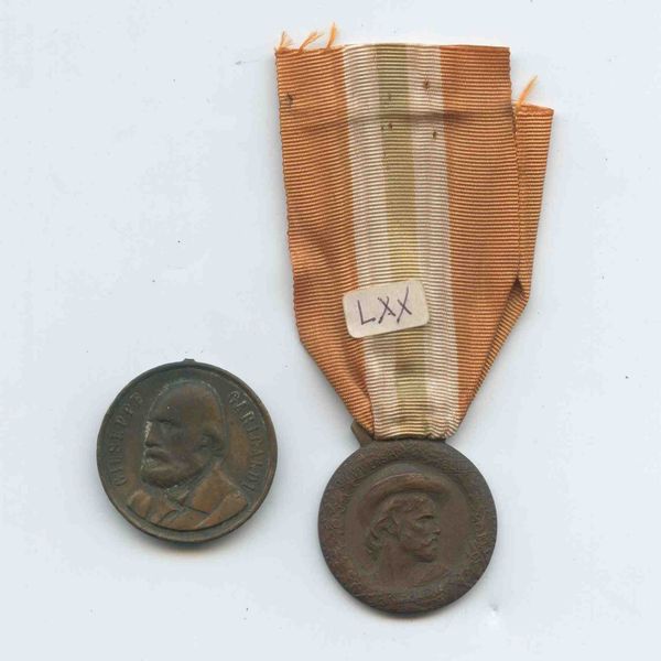 Lotto di 2 medaglie  Garibaldi  - Asta Militaria, Medaglie e Ordini Cavallereschi - Associazione Nazionale - Case d'Asta italiane