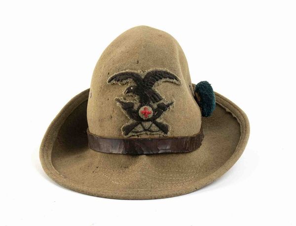 Capello sanit� alpina da truppa  - Asta Militaria, Medaglie e Ordini Cavallereschi - Associazione Nazionale - Case d'Asta italiane