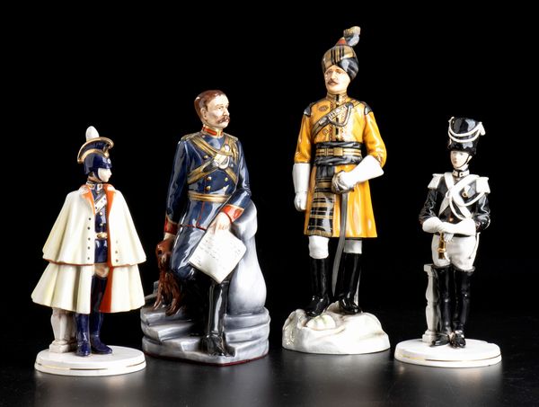 Lotto di quattro statuine di vario soggetto e dimensioni  - Asta Militaria, Medaglie e Ordini Cavallereschi - Associazione Nazionale - Case d'Asta italiane