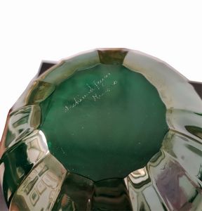 Archimede Seguso : Vaso in vetro di Murano nervato di colore verde iridescente  - Asta Design e oggetti d'arte  - Associazione Nazionale - Case d'Asta italiane