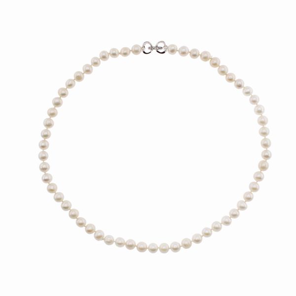 Collana ad un filo di perle coltivate  - Asta Gioielli Orologi Fashion Vintage - Web Only - Associazione Nazionale - Case d'Asta italiane