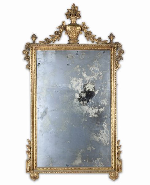 Specchiera in legno intagliato e dorato. XIX secolo  - Asta Antiquariato - Associazione Nazionale - Case d'Asta italiane