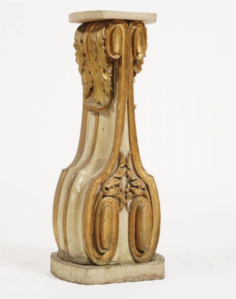 Base in legno intagliato, dorato e dipinto. XIX secolo  - Asta Antiquariato - Associazione Nazionale - Case d'Asta italiane
