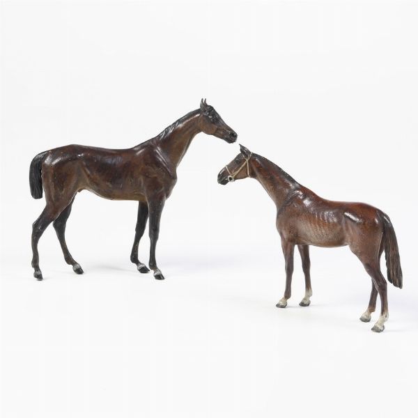 Due cavallini in bronzo, uno con firma incisa Real Vienna bronze  - Asta Antiquariato - Associazione Nazionale - Case d'Asta italiane