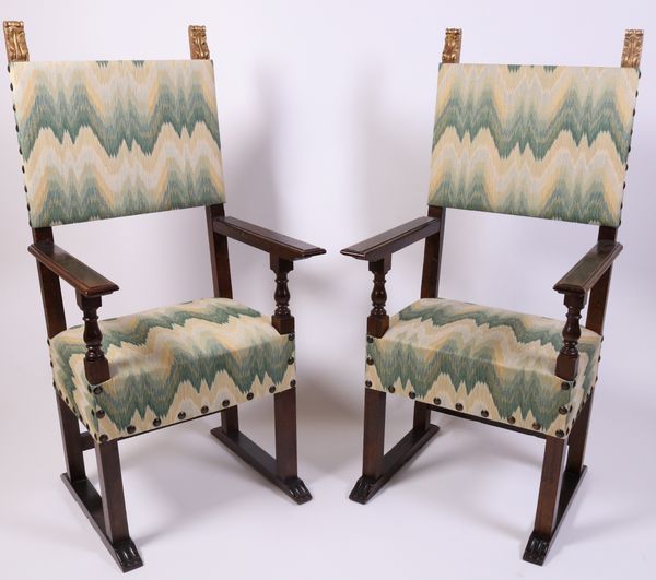 Coppia di seggioloni in legno di noce  - Asta Parade II - Arredi e Dipinti Antichi - Associazione Nazionale - Case d'Asta italiane