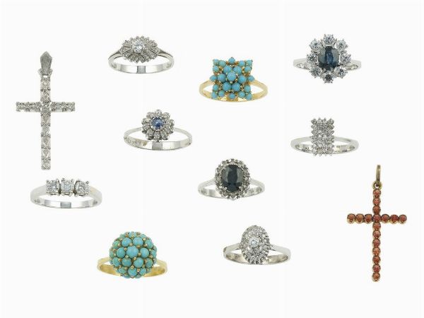 Lotto costituito da nove anelli e due croci pendenti  - Asta Gioielli  - Associazione Nazionale - Case d'Asta italiane