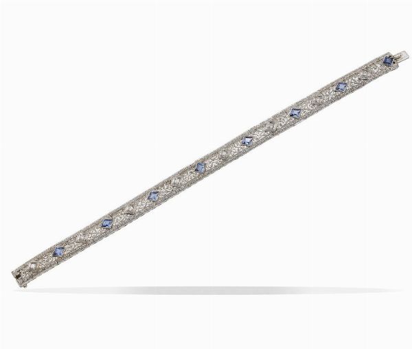 Bracciale con diamanti di vecchio taglio e gemme sintetiche blu  - Asta Gioielli  - Associazione Nazionale - Case d'Asta italiane