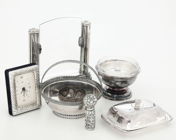 Lotto di oggetti in argento e metallo argentato. Italia XX secolo  - Asta Argenti - Associazione Nazionale - Case d'Asta italiane