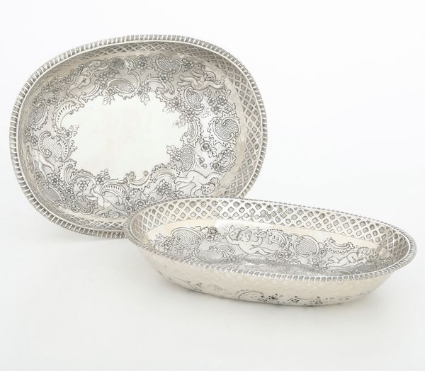 Coppia di cestini. Londra, 1829. Bollo dell'argentiere parziale di difficile lettura (Henry Nutting & Robert Hennel ?)  - Asta Argenti - Associazione Nazionale - Case d'Asta italiane