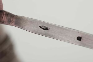 Lucerna. Bolli della città di Roma in uso dopo il 1815. Marchio del maestro argentiere Angelo Giannotti (sulla pinza)  - Asta Argenti - Associazione Nazionale - Case d'Asta italiane