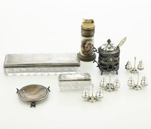 Lotto di piccoli oggetti in argento e altri materiali. XX secolo  - Asta Argenti - Associazione Nazionale - Case d'Asta italiane