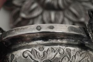 Coppia di acquasantiere, Roma XIX secolo, marchio dell'argentiere consunto di difficile lettura e saliera tripode. Sicilia inizio XIX secolo, marchio dell'argentiere non identificato  - Asta Argenti - Associazione Nazionale - Case d'Asta italiane