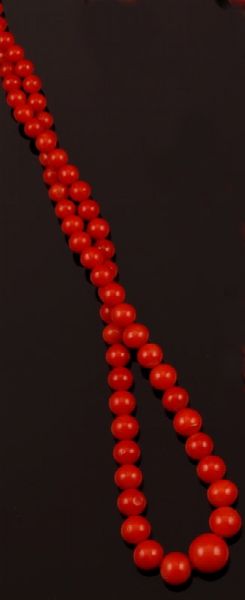 Collana in corallo aranciato, a boules scalari  - Asta Fine Coral Jewels - Associazione Nazionale - Case d'Asta italiane