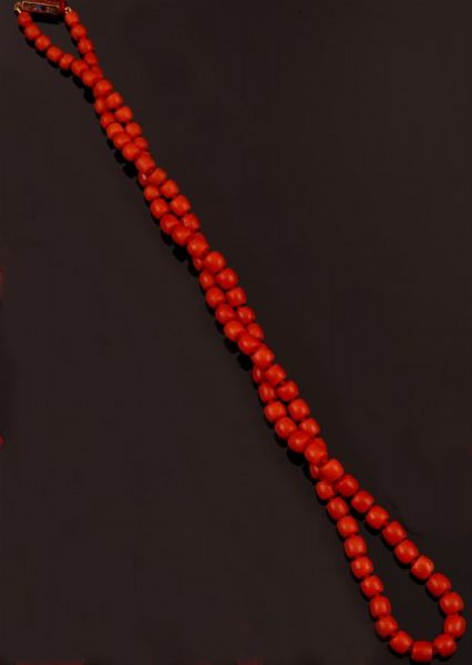 Collana in corallo aranciato, a boules scalari  - Asta Fine Coral Jewels - Associazione Nazionale - Case d'Asta italiane
