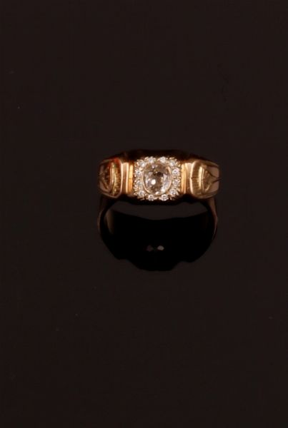 Anello con rosetta di diamante  - Asta Fine Coral Jewels - Associazione Nazionale - Case d'Asta italiane