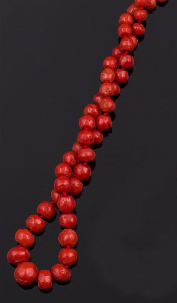 Collana in corallo rosso, boules scalari  - Asta Fine Coral Jewels - Associazione Nazionale - Case d'Asta italiane