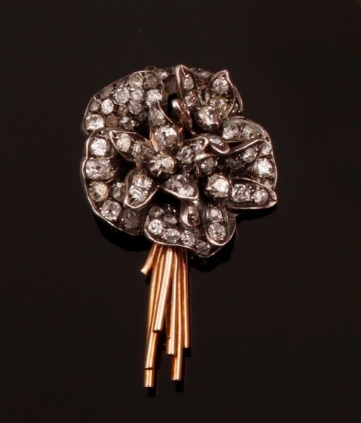 Spilla a soggetto floreale con diamanti di vecchio taglio  - Asta Fine Coral Jewels - Associazione Nazionale - Case d'Asta italiane