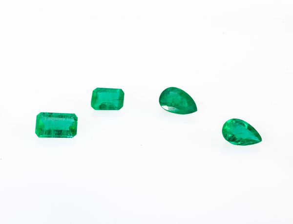 Lotto 4 smeraldi ct. 2,85  - Asta Asta a Tempo - Gioielli e Preziosi - Associazione Nazionale - Case d'Asta italiane