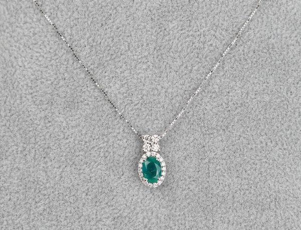 Pendente in oro, brillanti e smeraldo  - Asta Asta a Tempo - Gioielli e Preziosi - Associazione Nazionale - Case d'Asta italiane