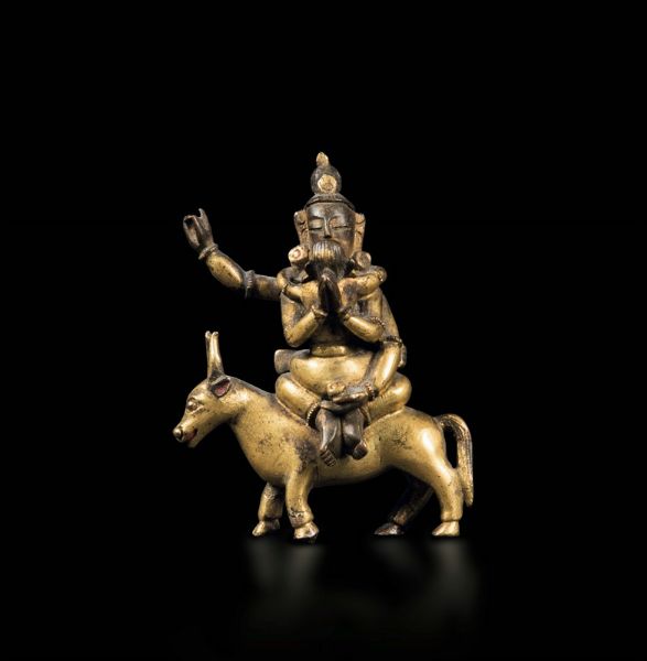 Figura di Chagan-Sambhara in Yab-yum in bronzo dorato, Cina, Dinastia Qing, epoca Qianlong (1736-1796)  - Asta The Art of Himalayan and Chinese Bronze - Associazione Nazionale - Case d'Asta italiane