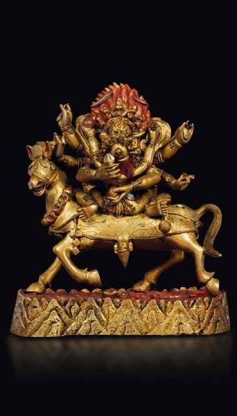Figura di Mahakala in Yab Yum sopra cavallo in bronzo dorato, Tibet, XVIII secolo  - Asta The Art of Himalayan and Chinese Bronze - Associazione Nazionale - Case d'Asta italiane
