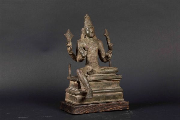 Figura di Parvati in bronzo, Sud India, XIV secolo  - Asta The Art of Himalayan and Chinese Bronze - Associazione Nazionale - Case d'Asta italiane