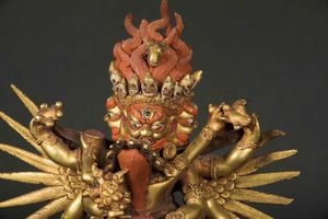 Figura di Mahakala in Yab Yum su fiore di loto in bronzo dorato, Tibet, XIX secolo  - Asta The Art of Himalayan and Chinese Bronze - Associazione Nazionale - Case d'Asta italiane
