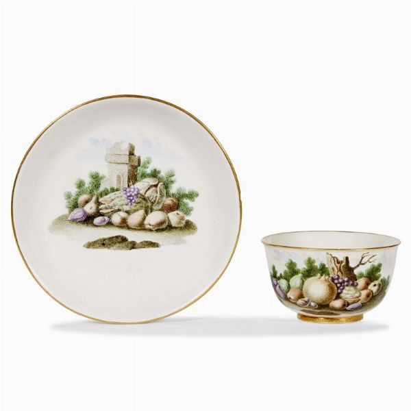 TAZZINA CON PIATTINO, NAPOLI, MANIFATTURA DI CAPODIMONTE, 1755 CIRCA  - Asta  TAZZINE DA COLLEZIONE - Associazione Nazionale - Case d'Asta italiane
