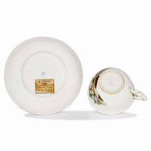 TAZZINA CON PIATTINO, NAPOLI, MANIFATTURA DI CAPODIMONTE, 1755 CIRCA  - Asta  TAZZINE DA COLLEZIONE - Associazione Nazionale - Case d'Asta italiane