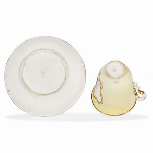 TAZZINA CON PIATTINO, NAPOLI, MANIFATTURA DI CAPODIMONTE, 1747-1752  - Asta  TAZZINE DA COLLEZIONE - Associazione Nazionale - Case d'Asta italiane