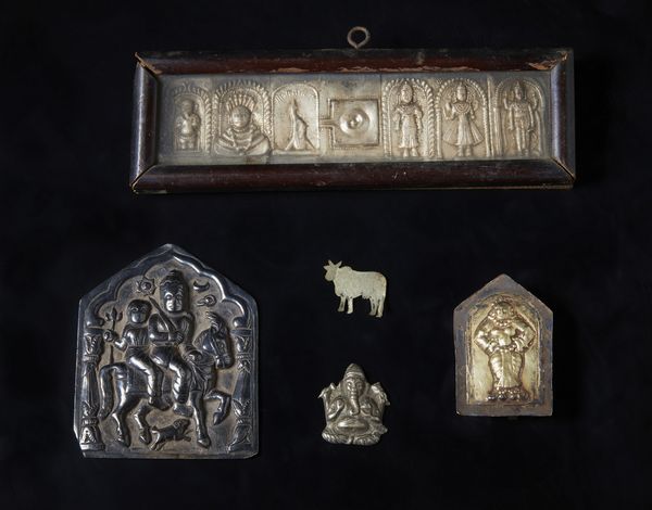 Arte Indiana : Lotto di cinque placchette devozionali varie. India, XIX secolo.  - Asta Asta 437 | ARTE ORIENTALE - ARTE ORIENTALE DA COLLEZIONI PRIVATE ITALIANE Online - Associazione Nazionale - Case d'Asta italiane