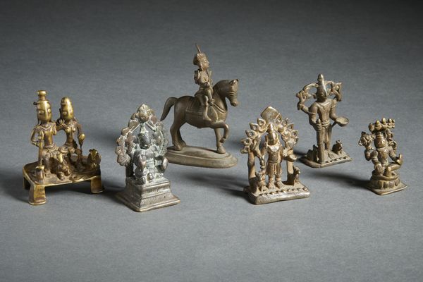 Arte Indiana : Gruppo di sei bronzi devozionali raffiguranti varie divinit� India, XVIII - XIX secolo  - Asta Asta 437 | ARTE ORIENTALE - ARTE ORIENTALE DA COLLEZIONI PRIVATE ITALIANE Online - Associazione Nazionale - Case d'Asta italiane