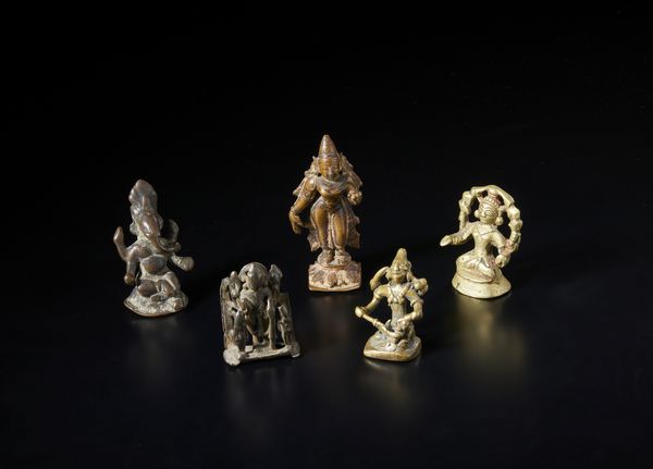 Arte Indiana : Gruppo di cinque bronzi devozionali di divinit� varie. India Meridionale, XIX sec.  - Asta Asta 437 | ARTE ORIENTALE - ARTE ORIENTALE DA COLLEZIONI PRIVATE ITALIANE Online - Associazione Nazionale - Case d'Asta italiane