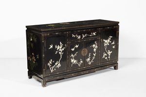 Arte Cinese - Mobile in legno laccato e madreperla Cina, XX secolo