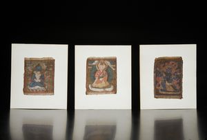 Arte Himalayana - Gruppo di tre piccole Tangka tibetane. Tibet, XIX secolo.
